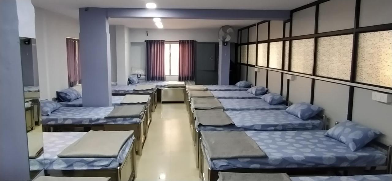 Shiv Sai Dormitory Вадодара Экстерьер фото